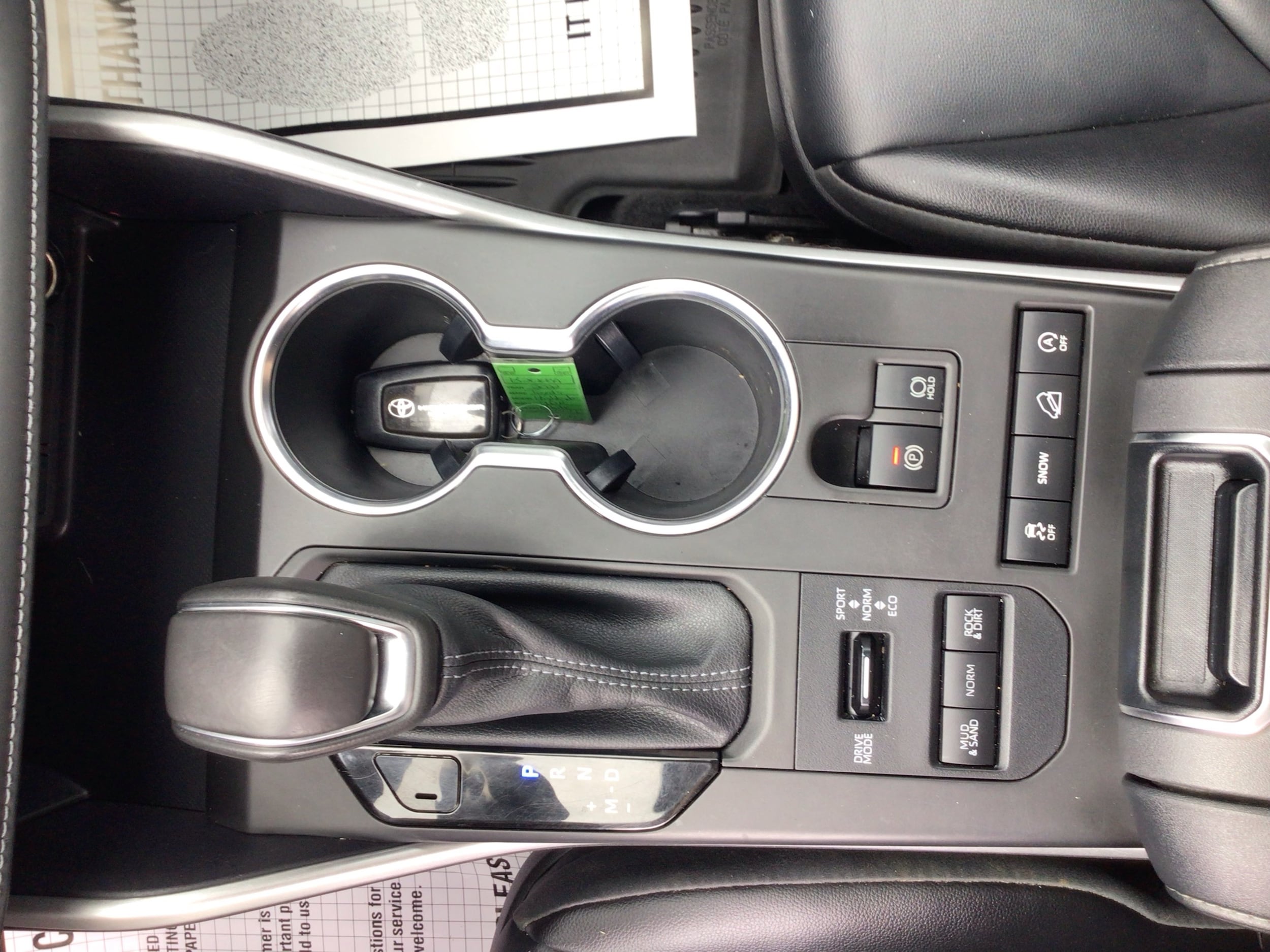 2022 Toyota Highlander XLE - Photo 21