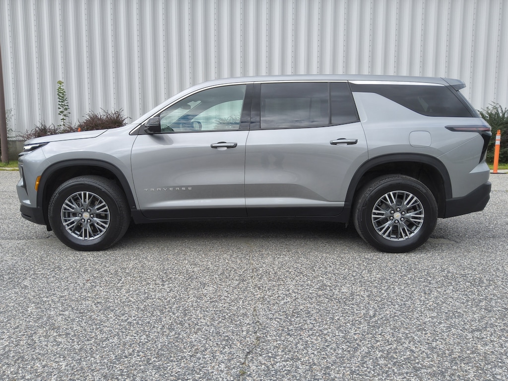 Used 2024 Chevrolet Traverse LS w/1LS SUV