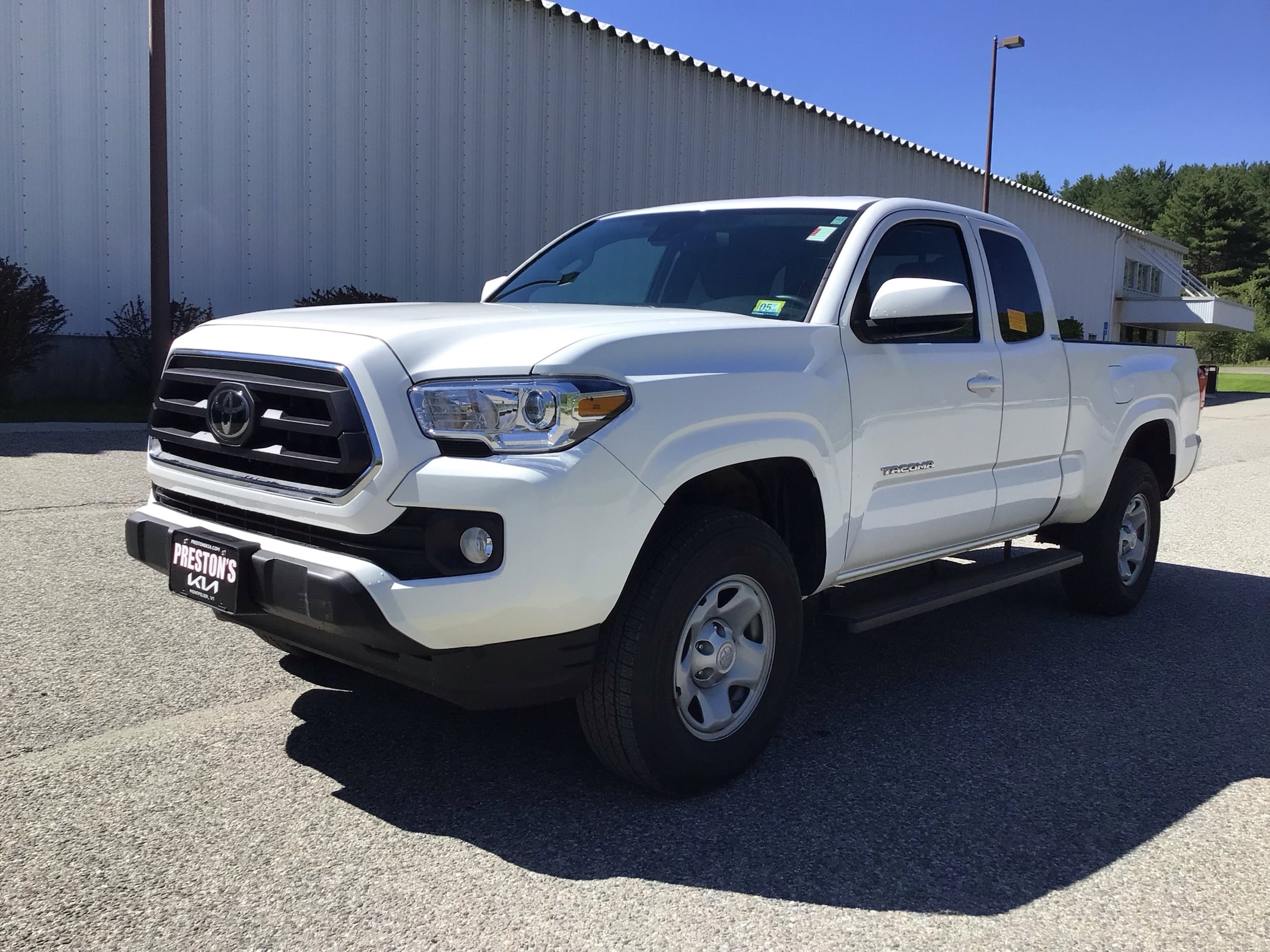 2023 Toyota Tacoma SR5 - Photo 3
