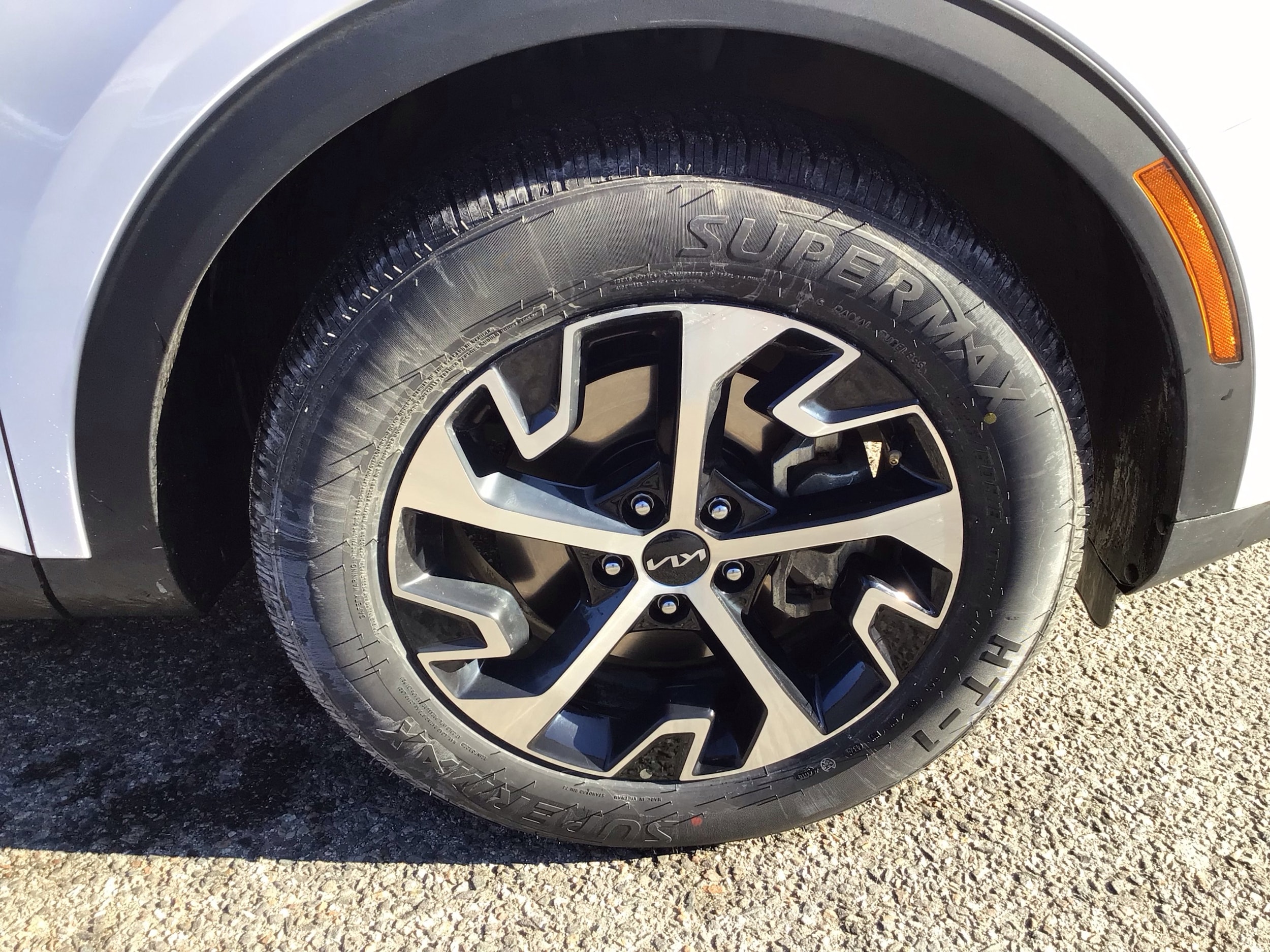 Image of 2025 Kia Sportage EX SUV