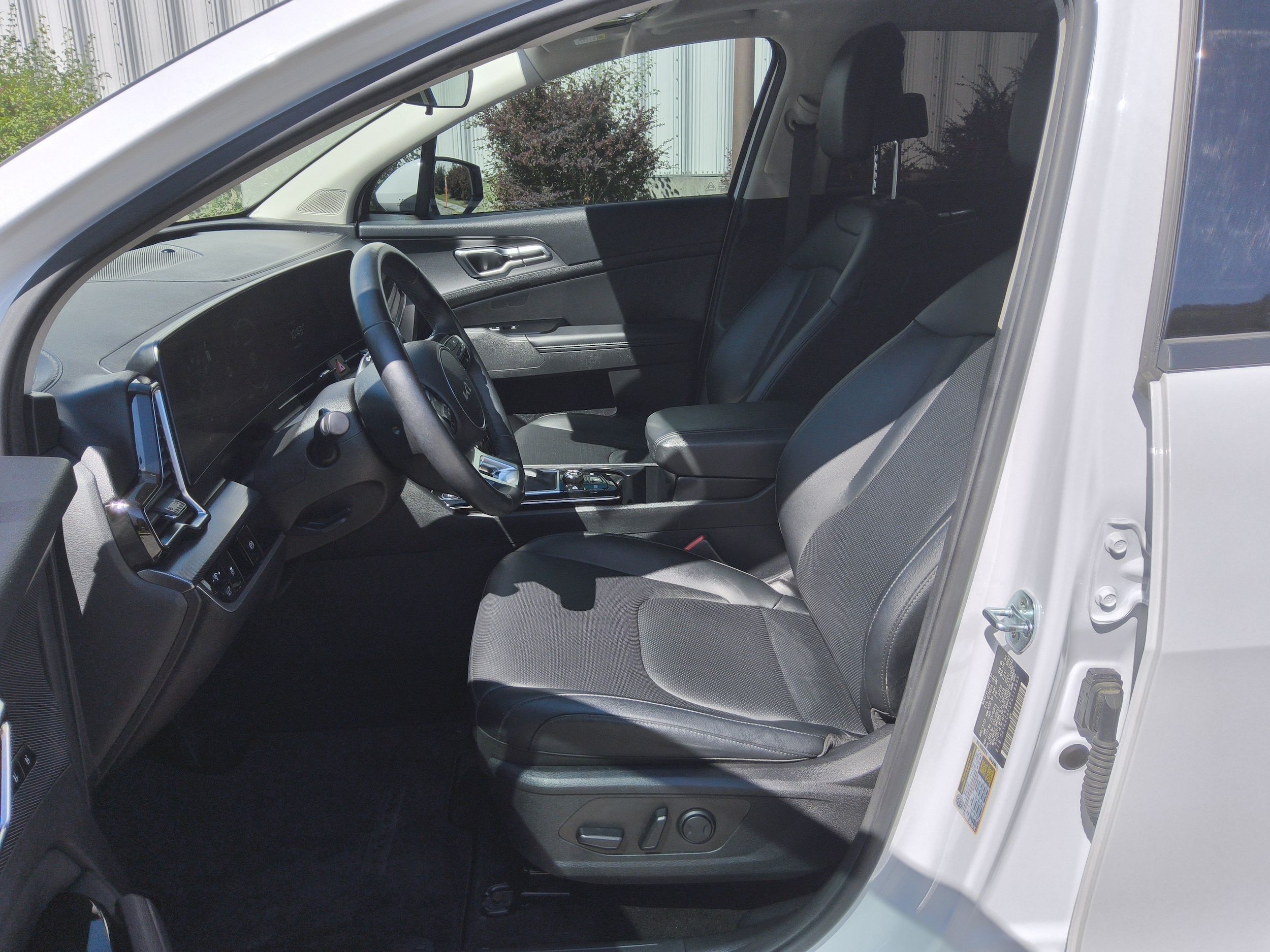 2023 Kia Sportage SX - Photo 11