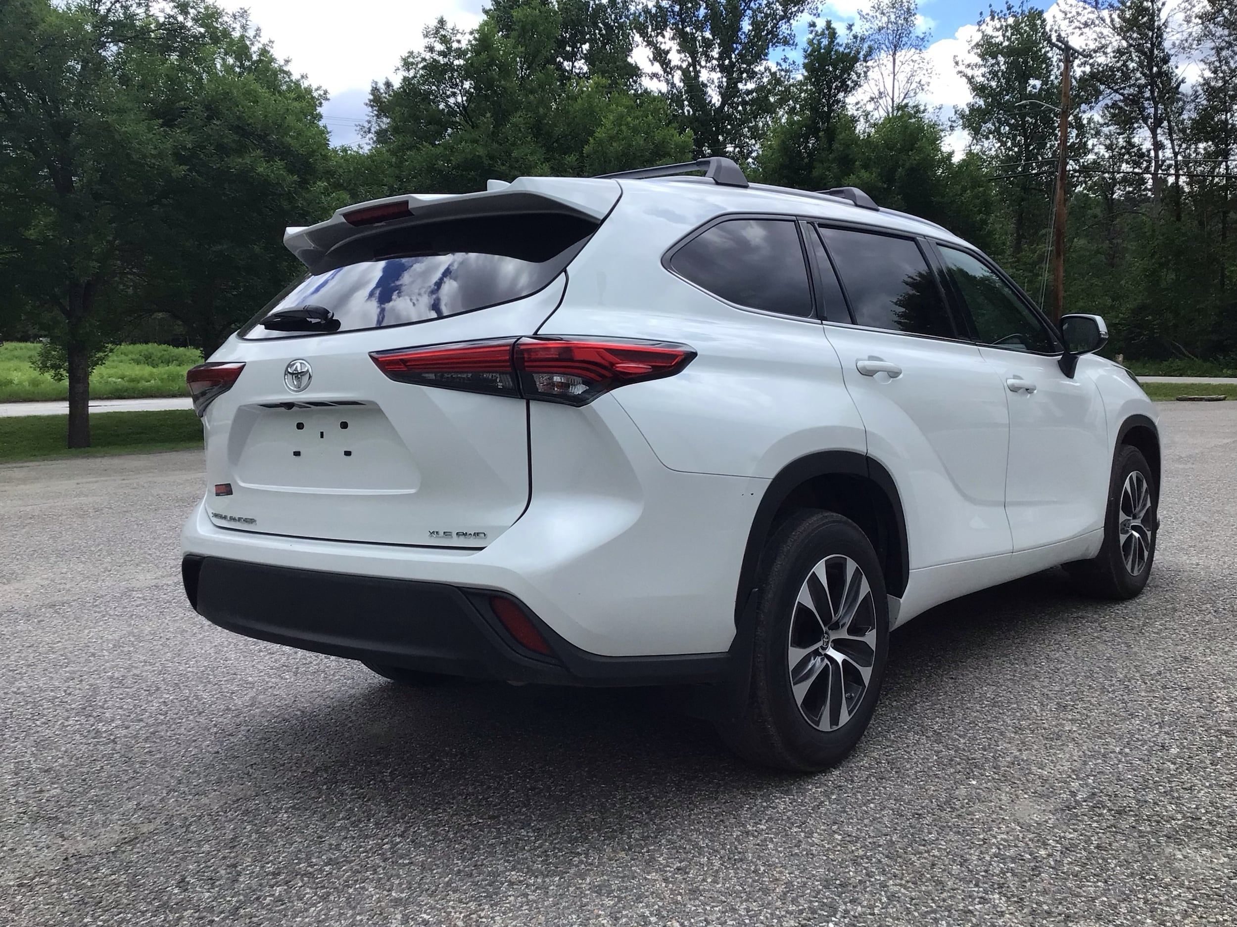 2022 Toyota Highlander XLE - Photo 7