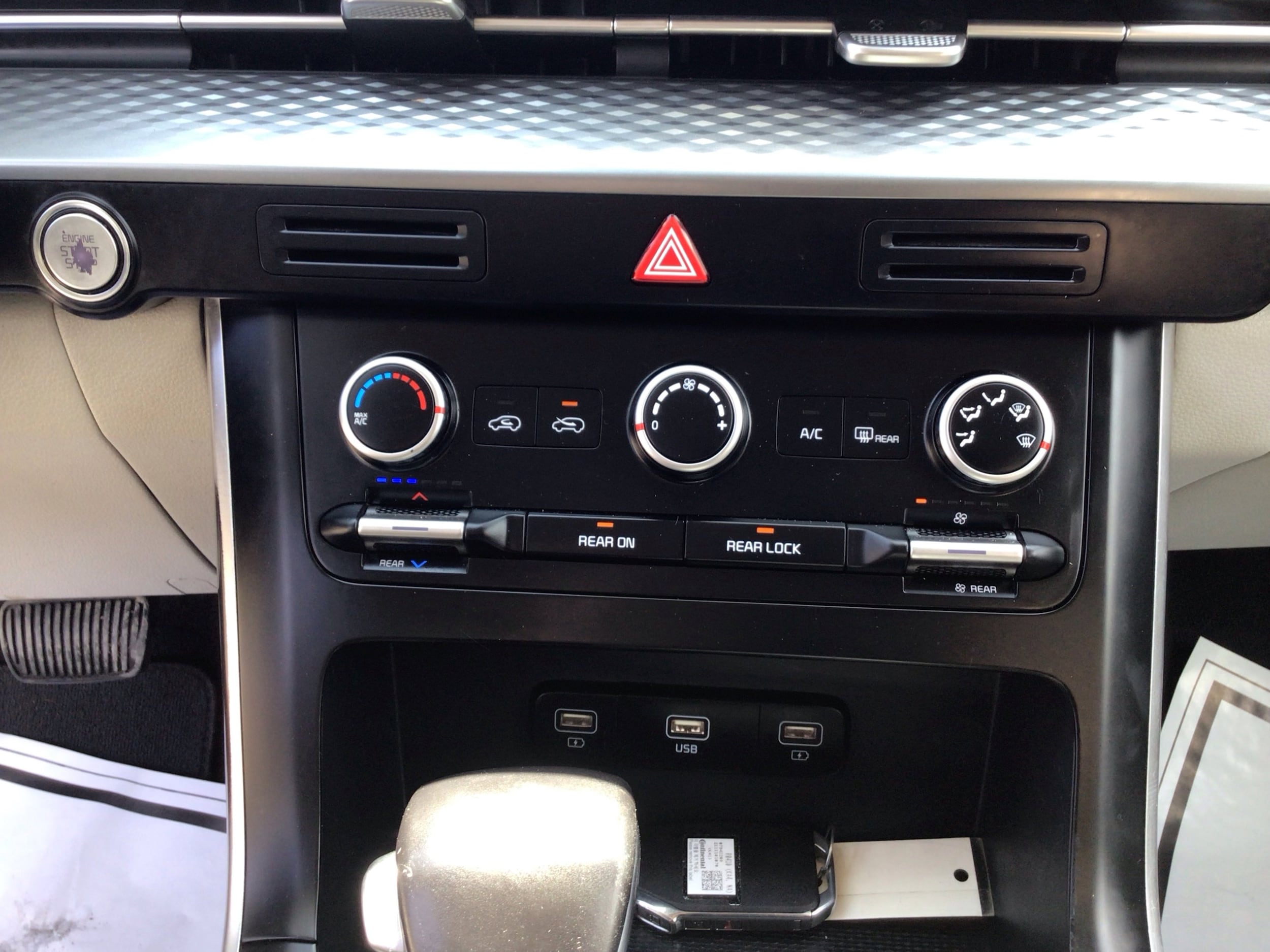 2022 Kia Carnival LX Seat Pkg - Photo 22