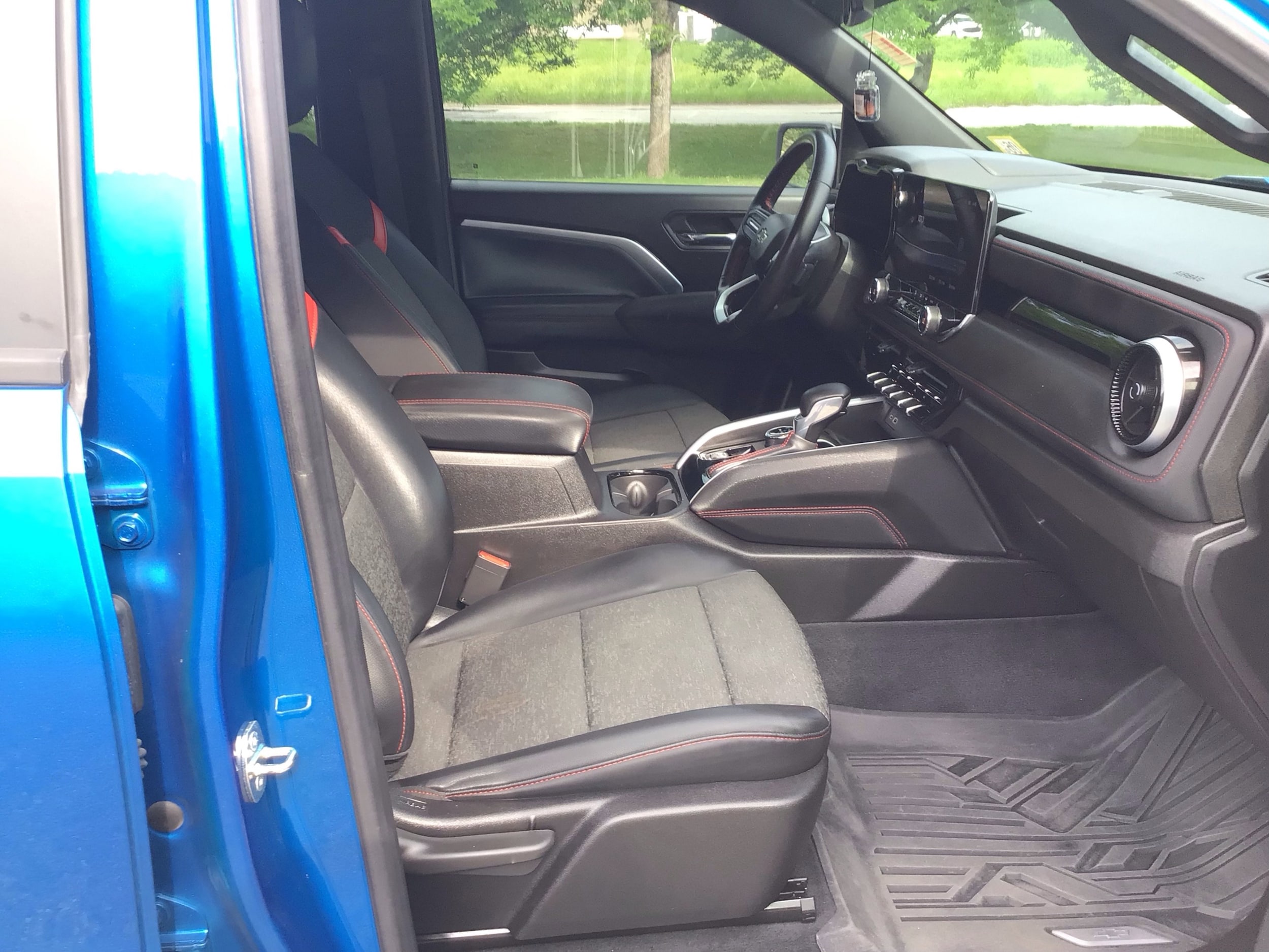2023 Chevrolet Colorado Z71 - Photo 23
