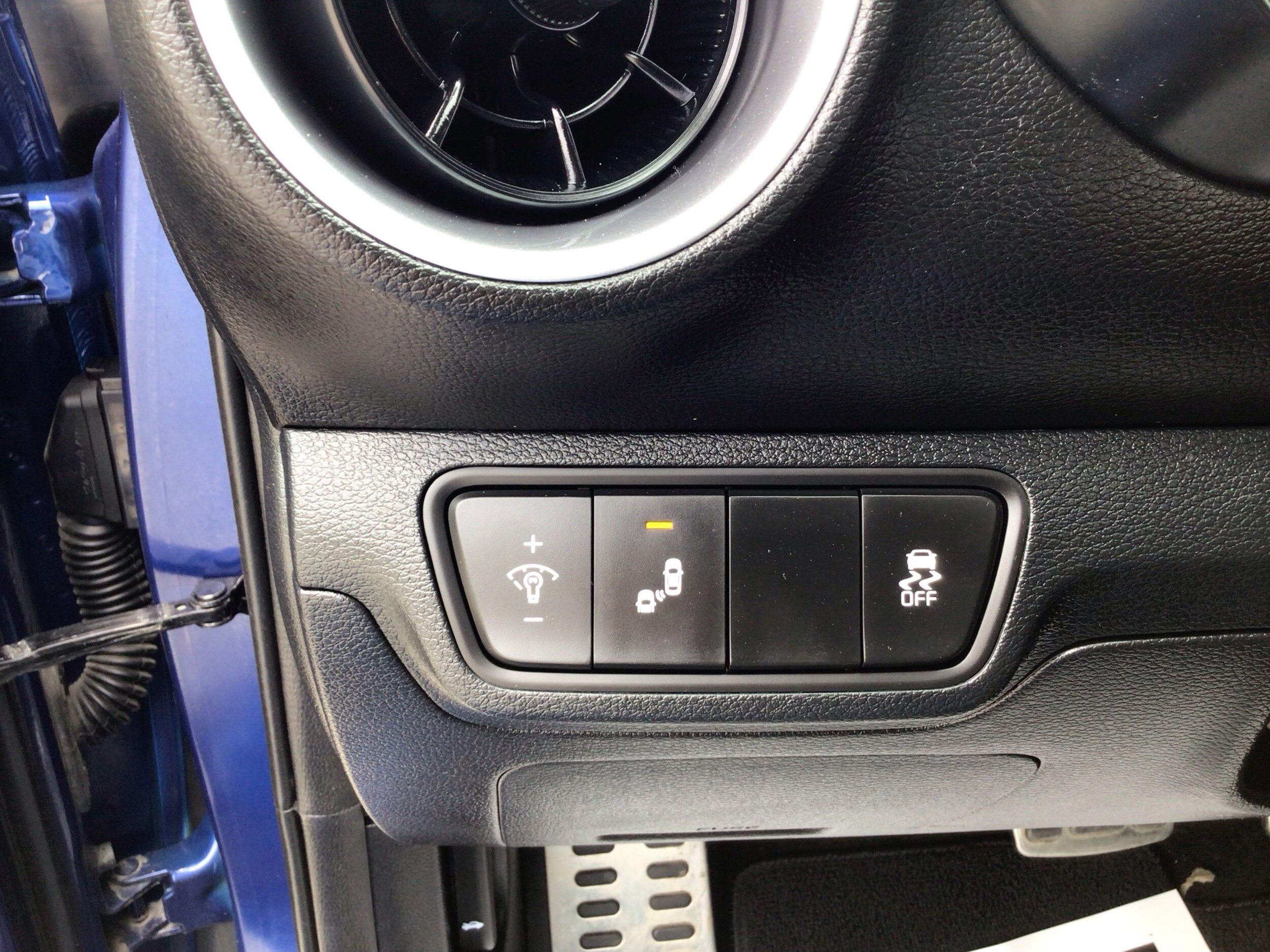 2024 Kia Forte GT - Photo 25