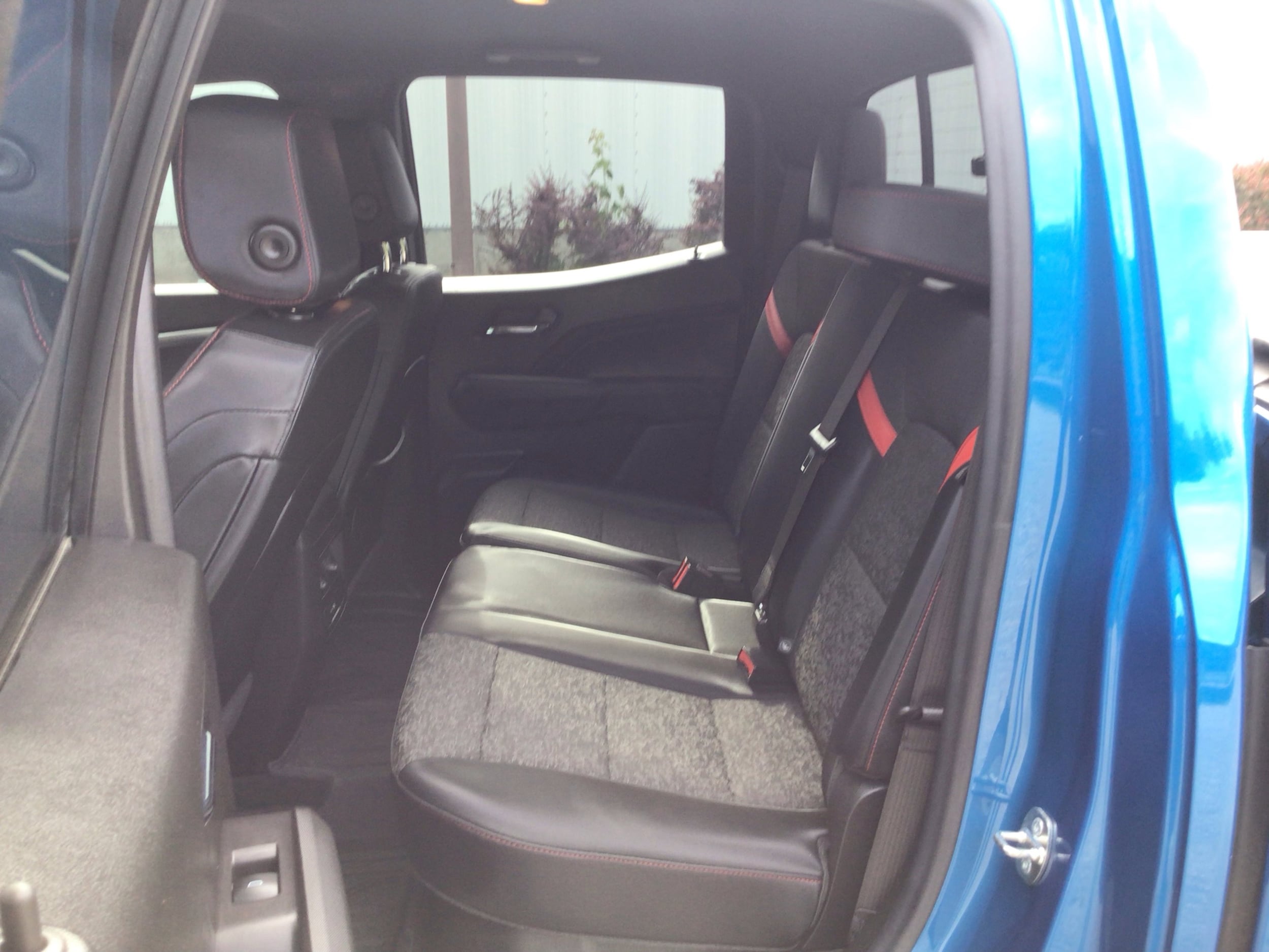 2023 Chevrolet Colorado Z71 - Photo 12
