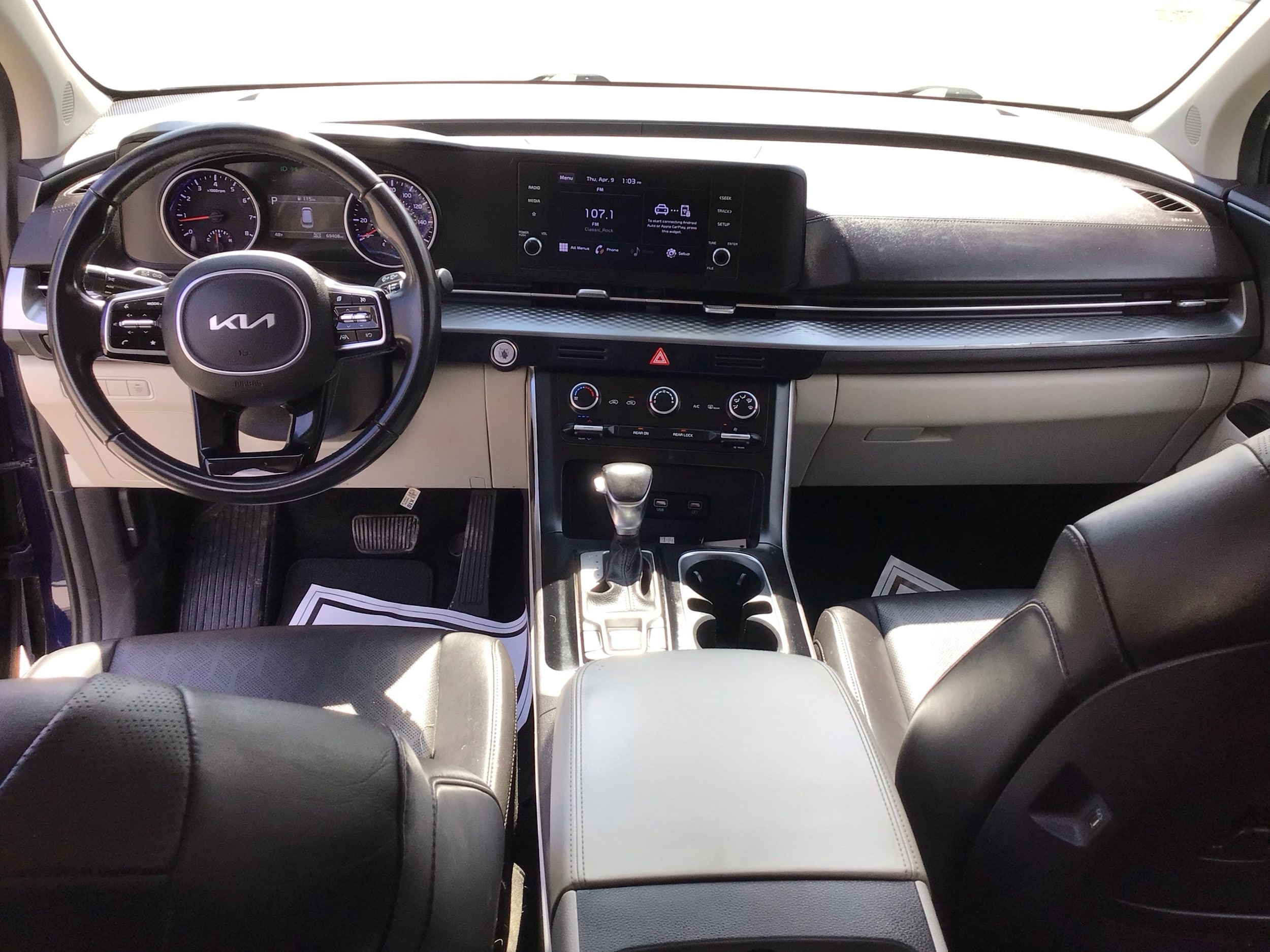 2022 Kia Carnival LX Seat Pkg - Photo 17