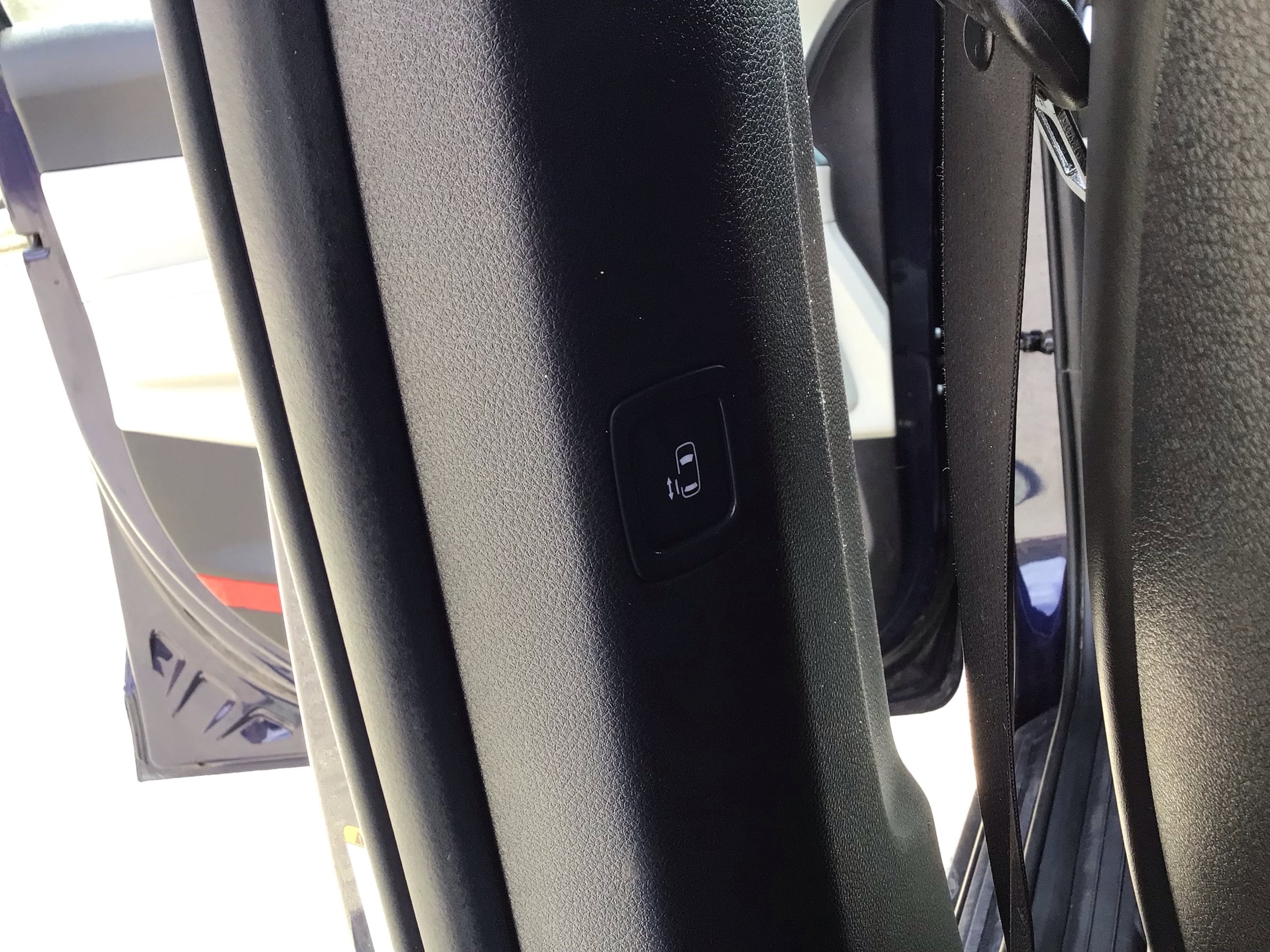2022 Kia Carnival LX Seat Pkg - Photo 19