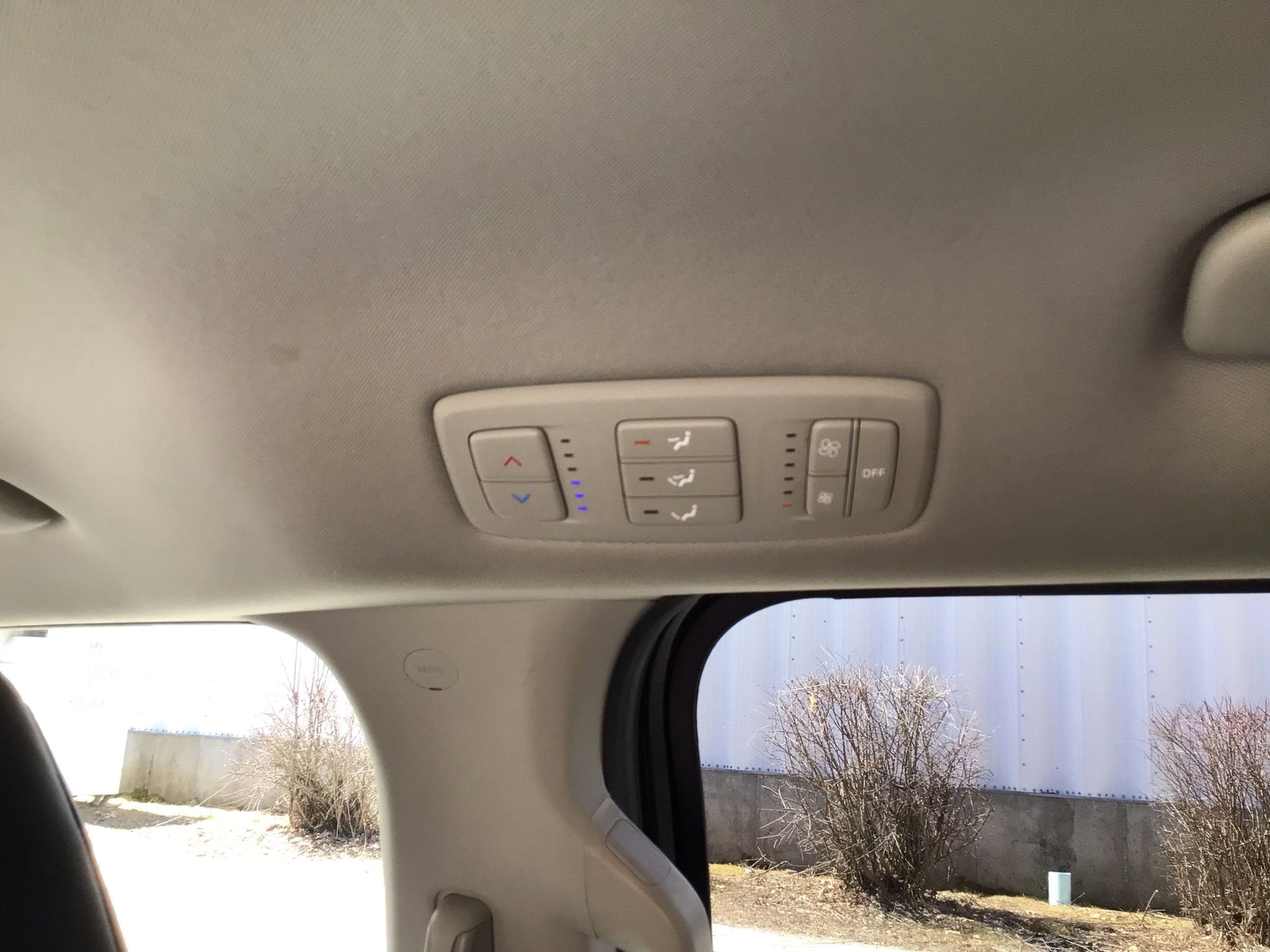 2022 Kia Carnival LX Seat Pkg - Photo 18