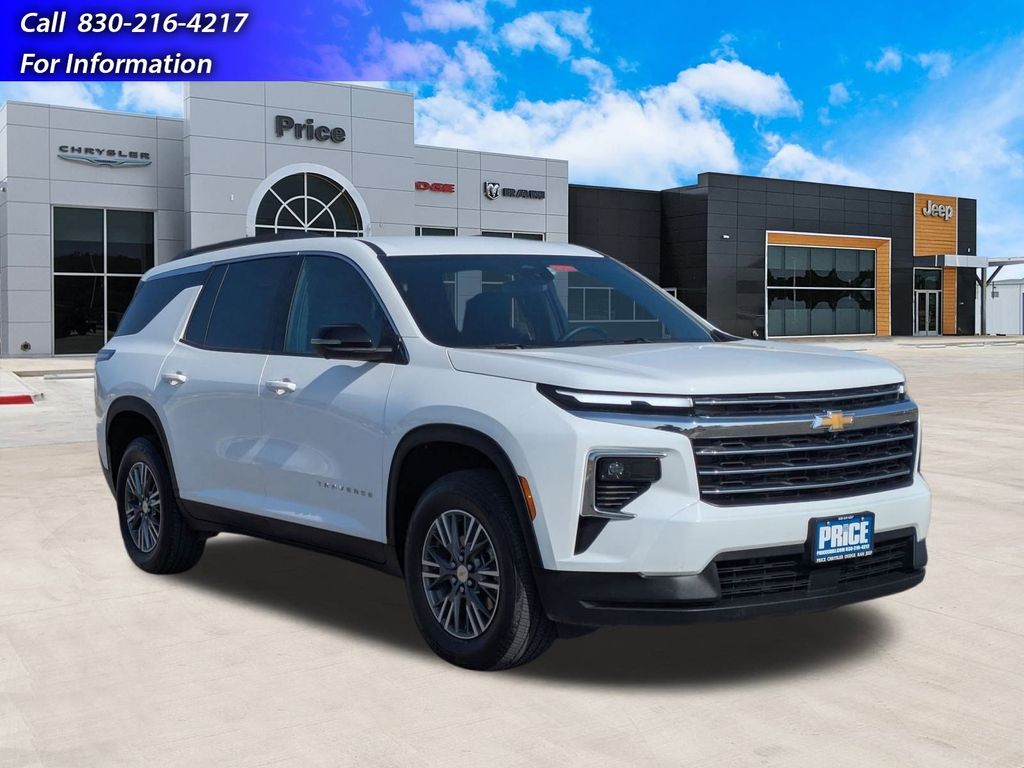 2024 Chevrolet Traverse 2LT's photo