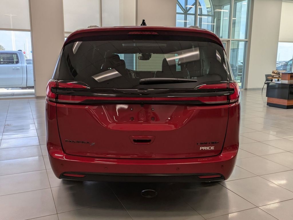 New 2026 Chrysler Pacifica LIMITED Passenger Van