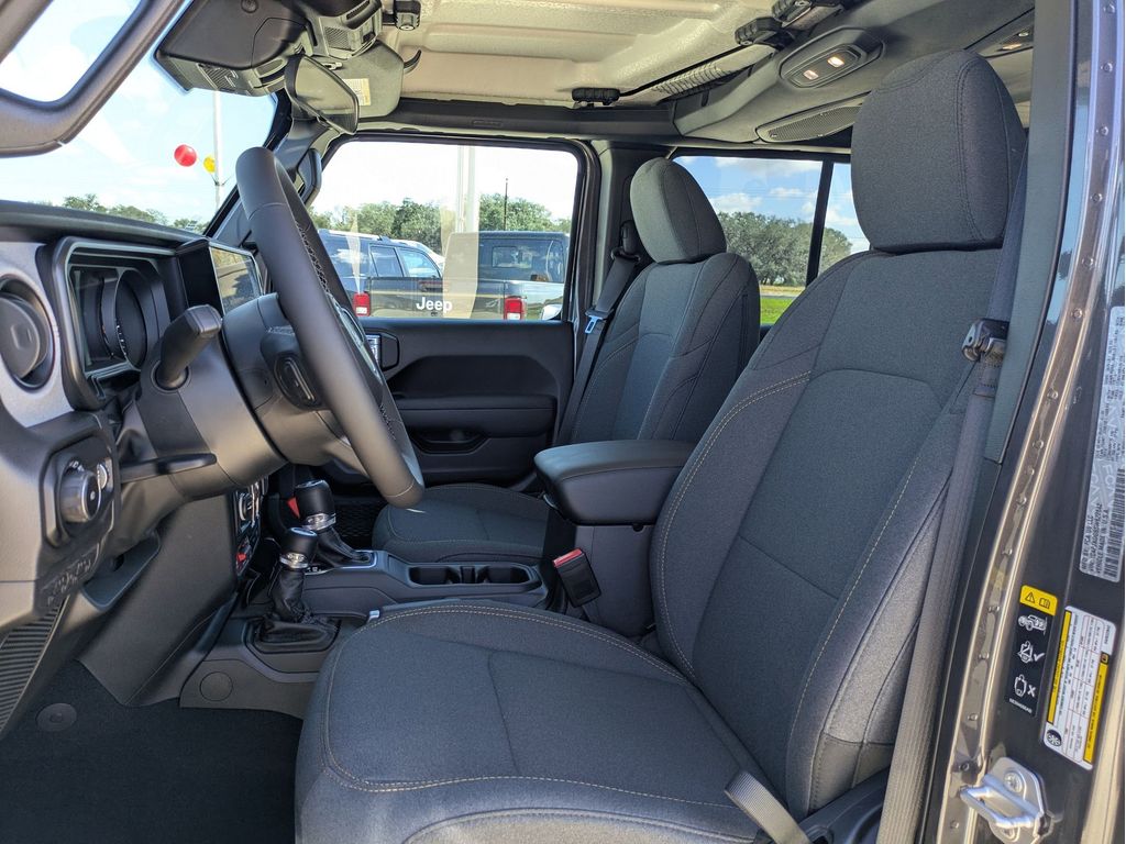 2025 Jeep Wrangler 4-Door Willys - Photo 9