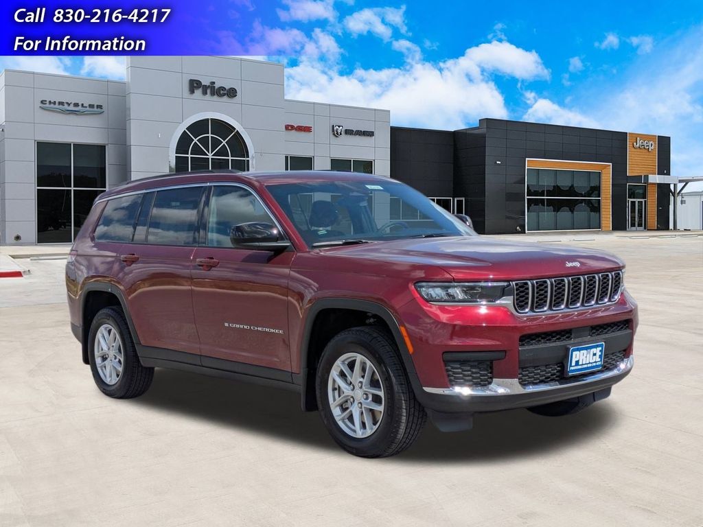 2025 Jeep Grand Cherokee L Laredo's photo