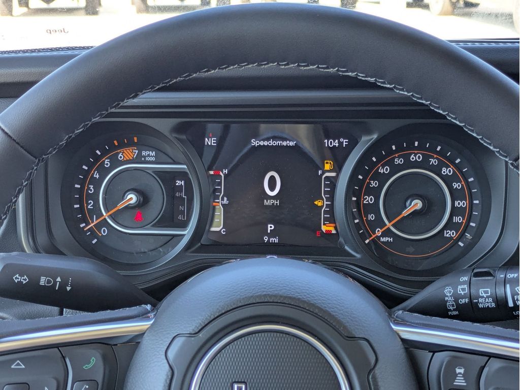 2025 Jeep Wrangler 4-Door Sahara - Photo 17