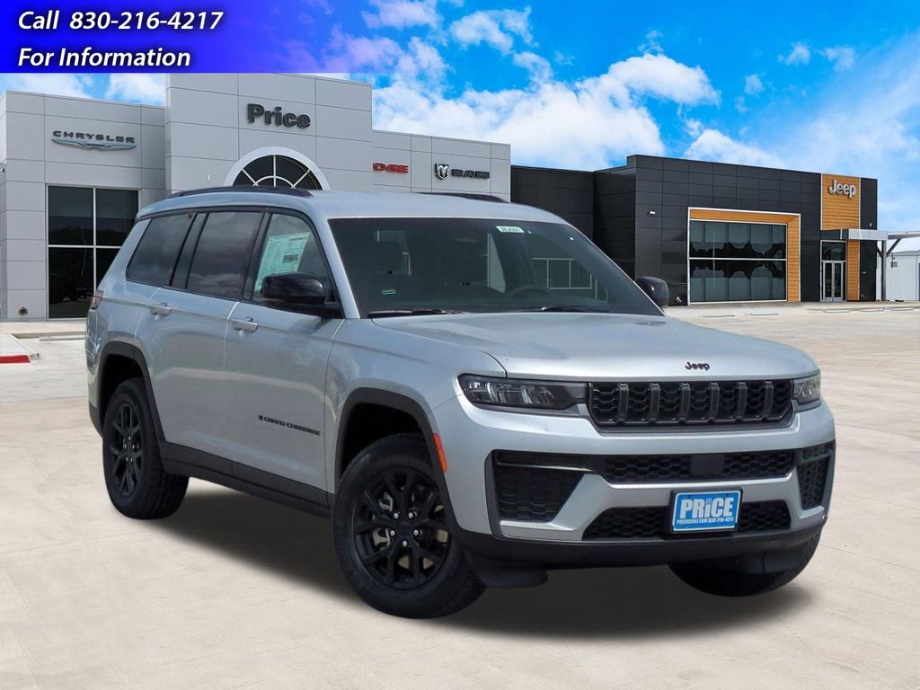 New 2026 Jeep Grand Cherokee L LAREDO ALTITUDE 4X4