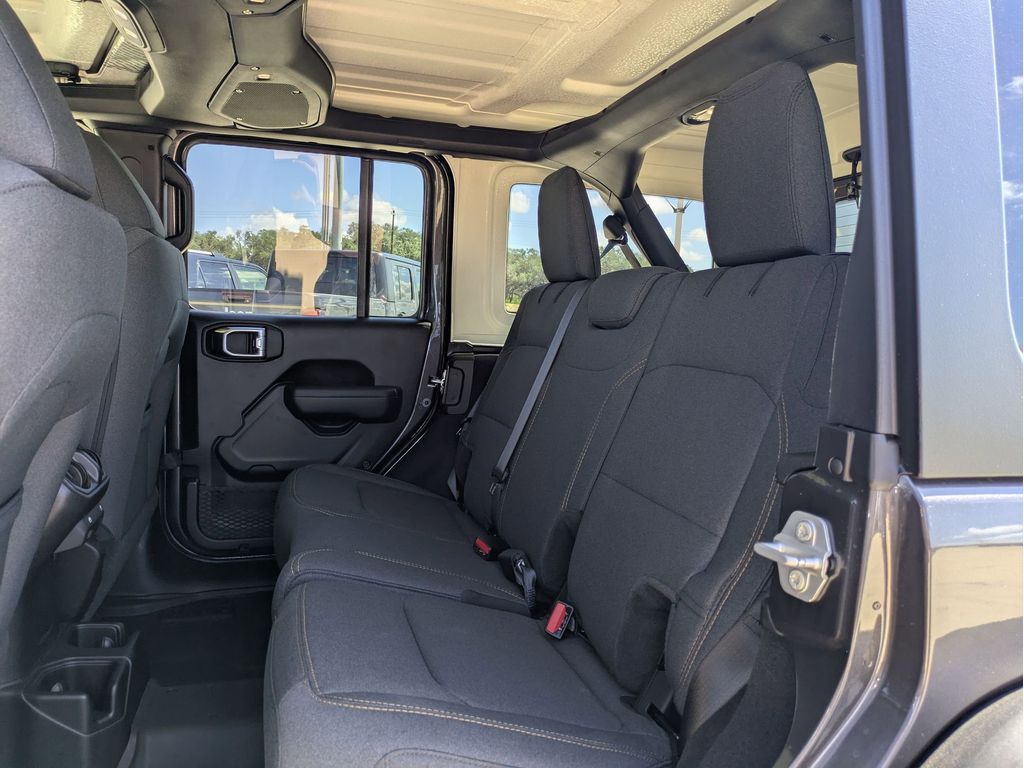 2025 Jeep Wrangler 4-Door Willys - Photo 13