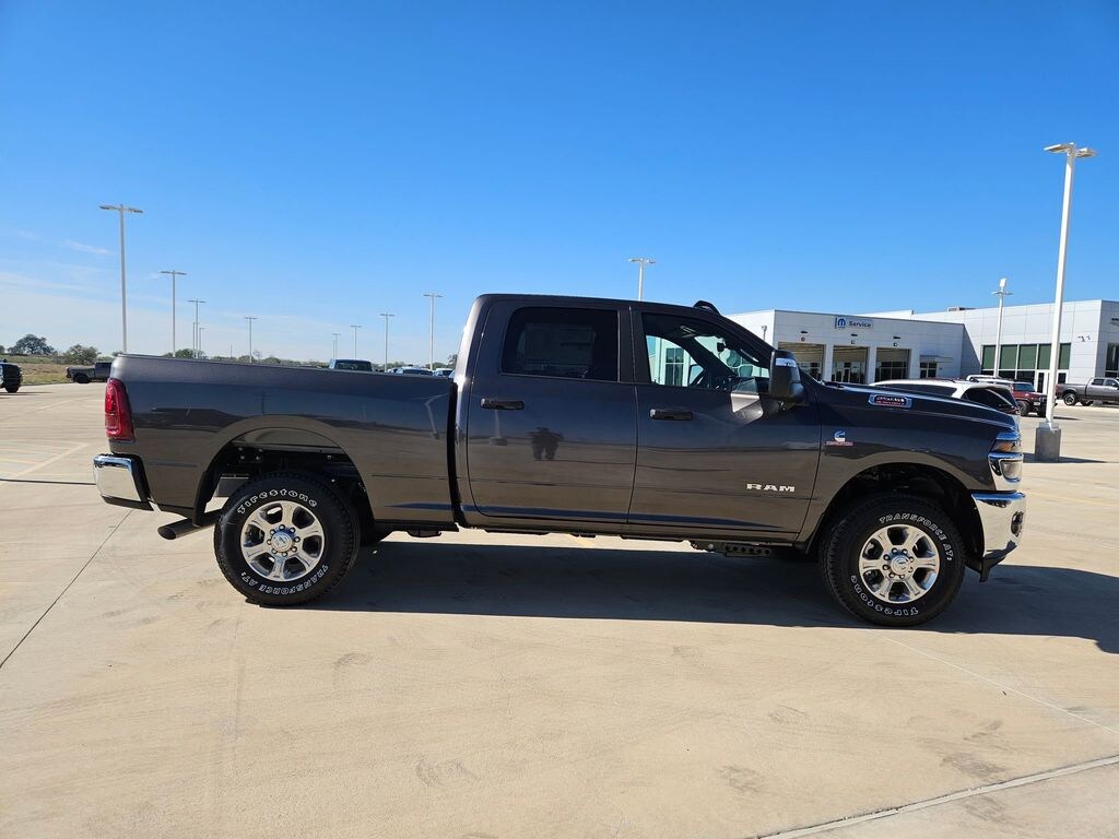 New 2026 Ram 2500 LONE STAR CREW CAB 4X4 6'4 BOX Pickup