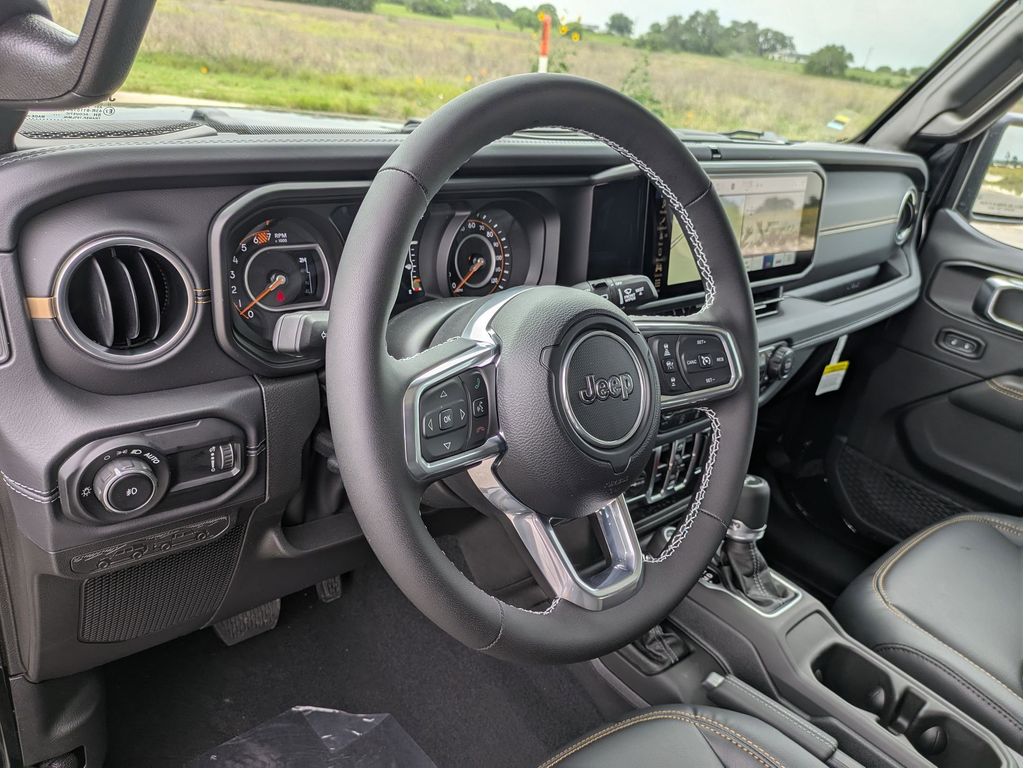2025 Jeep Wrangler 4-Door Sahara - Photo 10