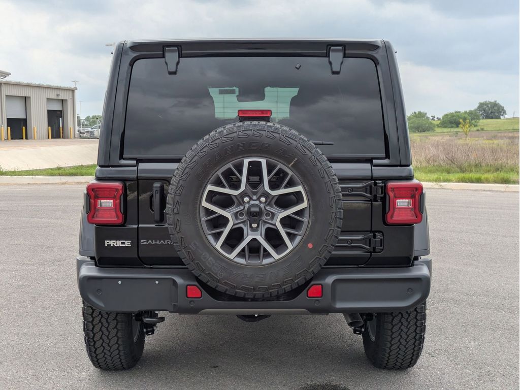 2025 Jeep Wrangler 4-Door Sahara - Photo 4