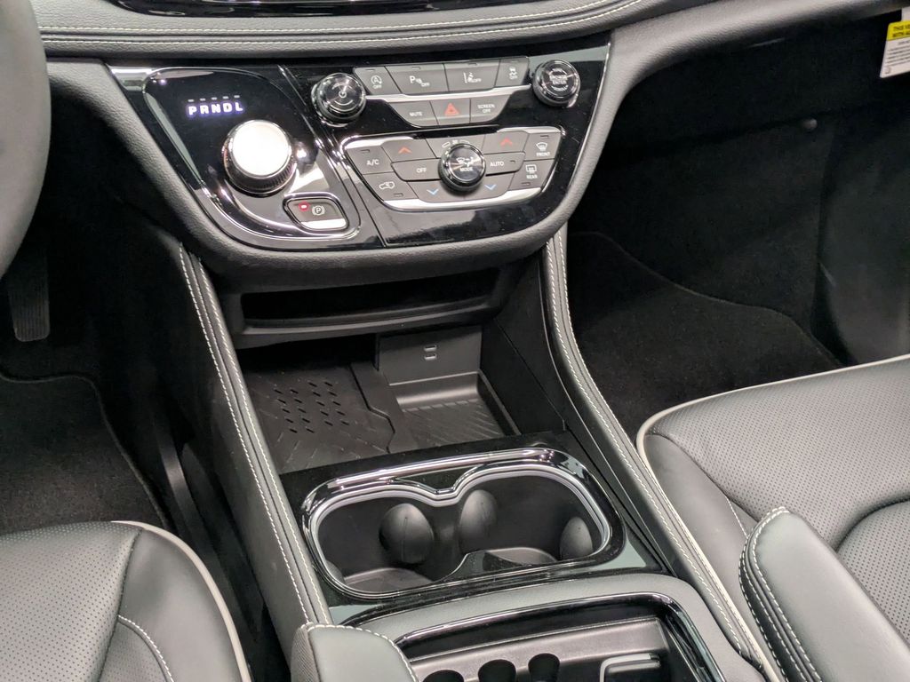 2026 Chrysler Pacifica Limited - Photo 18