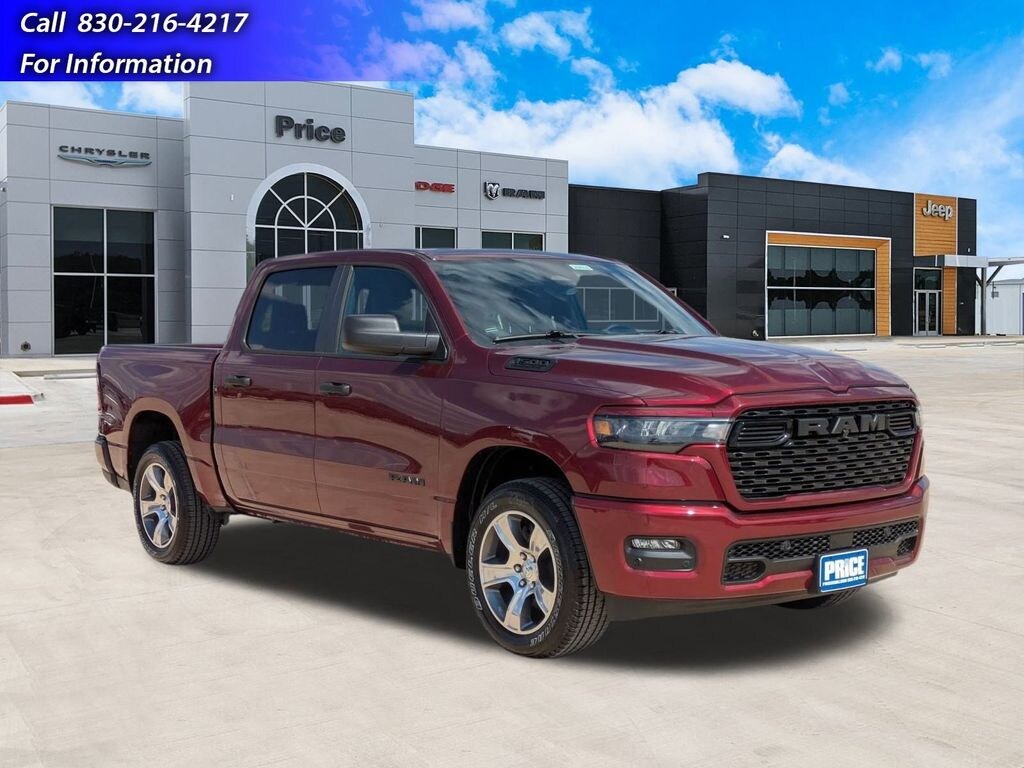 New 2026 Ram 1500 EXPRESS CREW CAB 4X2 5'7 BOX Pickup