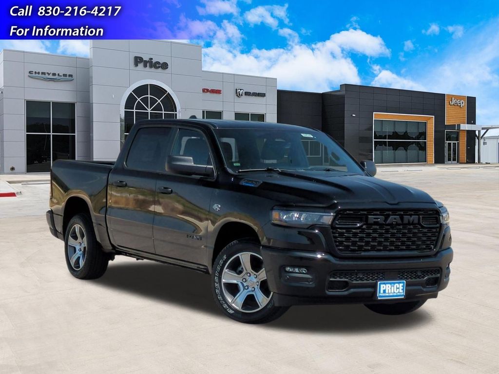 New 2026 Ram 1500 EXPRESS CREW CAB 4X4 5'7 BOX