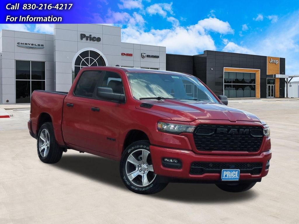 New 2026 Ram 1500 EXPRESS CREW CAB 4X4 5'7 BOX