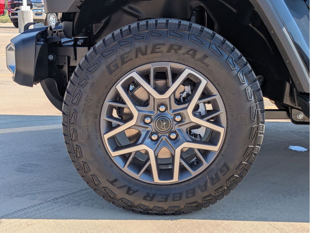 2025 Jeep Wrangler 4-Door Sahara - Photo 19