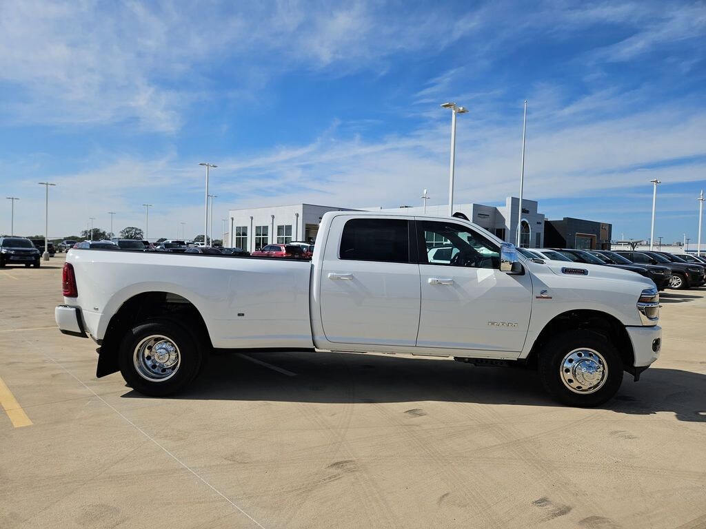 New 2026 Ram 3500 LARAMIE CREW CAB 4X4 8' BOX Pickup