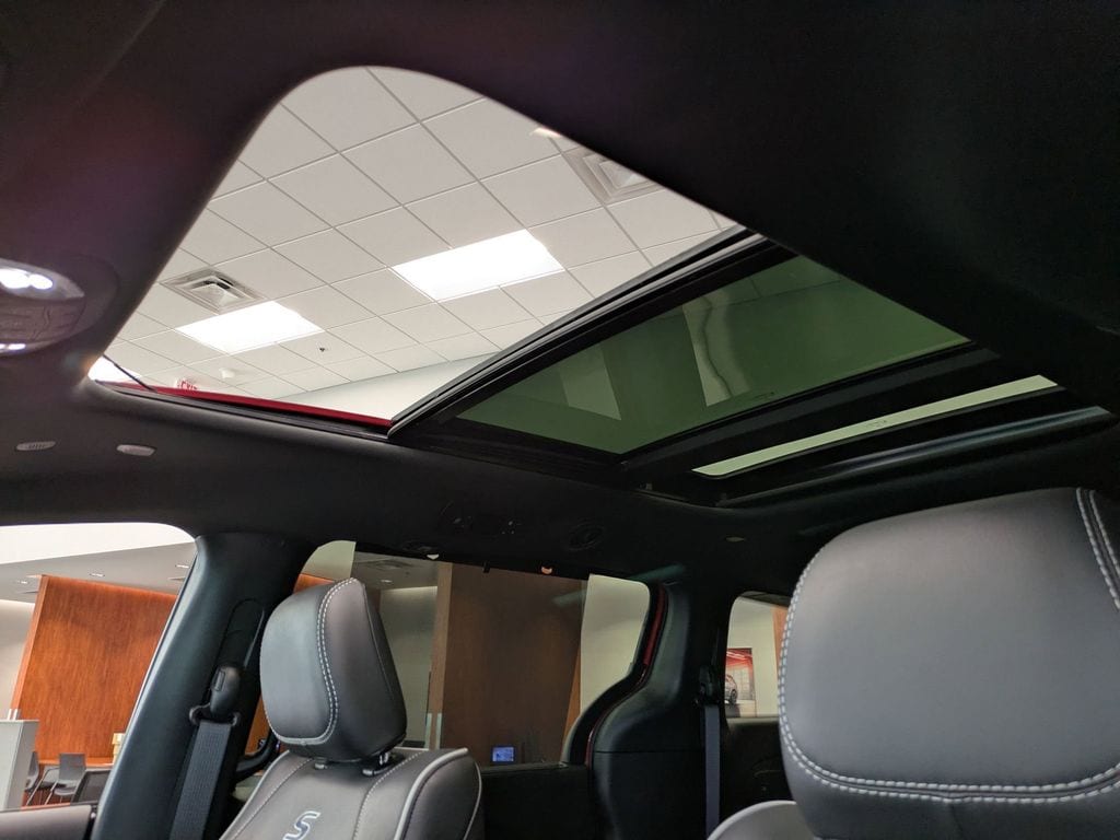 2026 Chrysler Pacifica Limited - Photo 12
