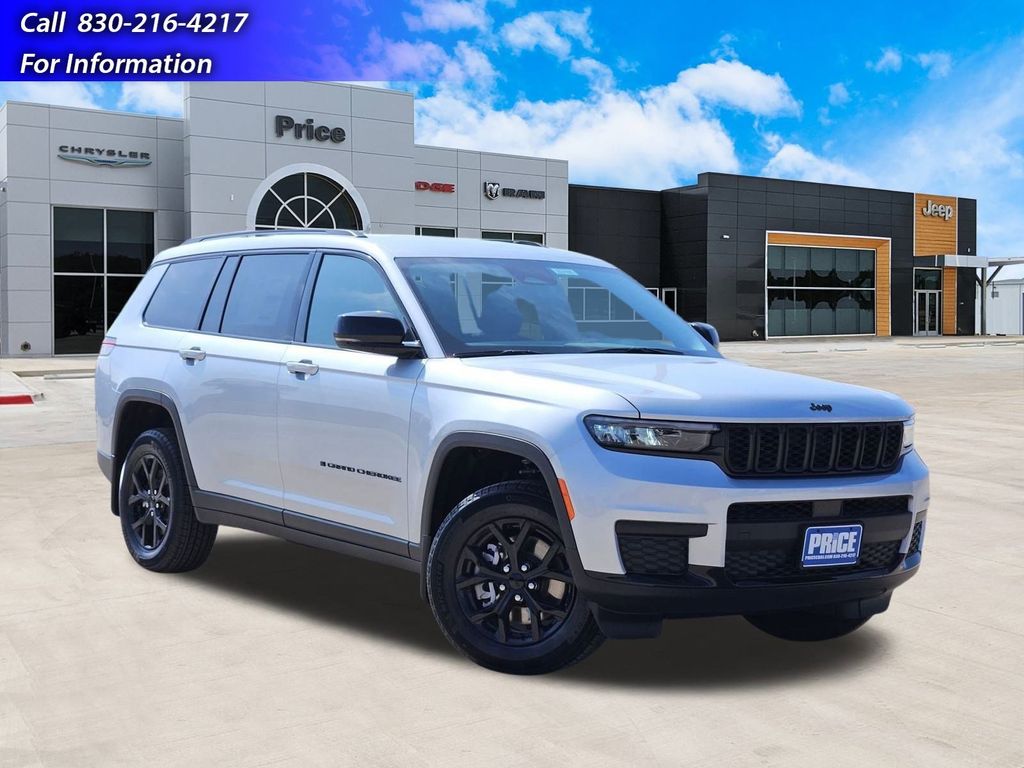 2025 Jeep Grand Cherokee L Altitude's photo