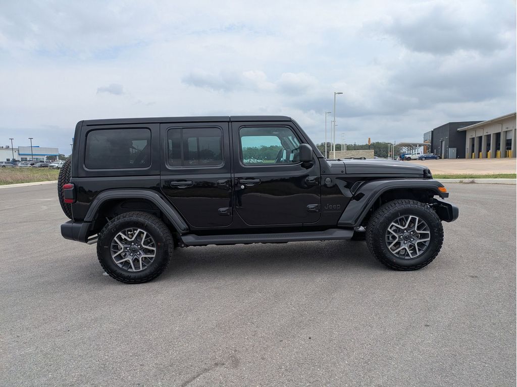 2025 Jeep Wrangler 4-Door Sahara - Photo 2