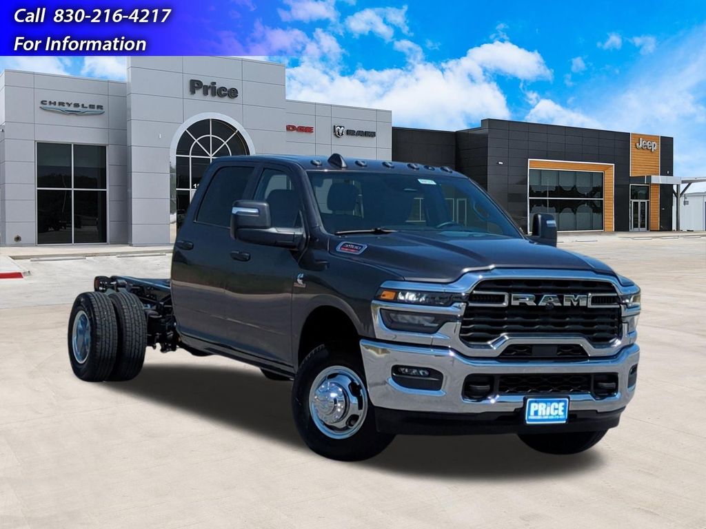 New 2026 Ram 3500 TRADESMAN CREW CAB CHASSIS 4X4 60' CA