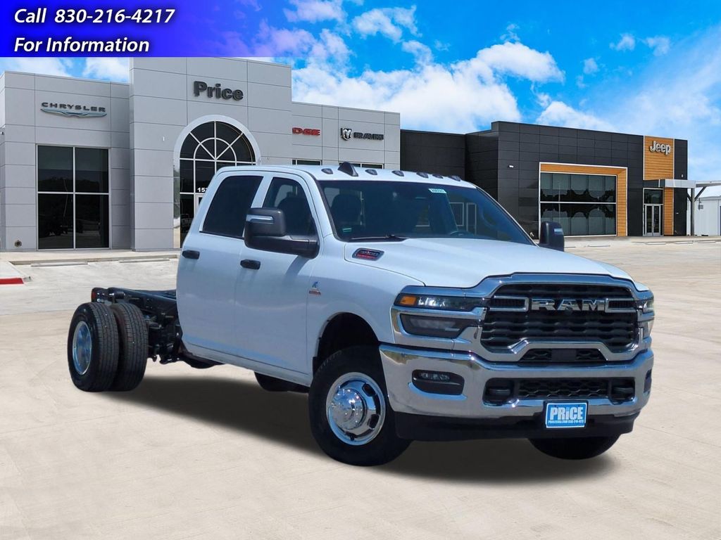 New 2026 Ram 3500 TRADESMAN CREW CAB CHASSIS 4X4 60' CA