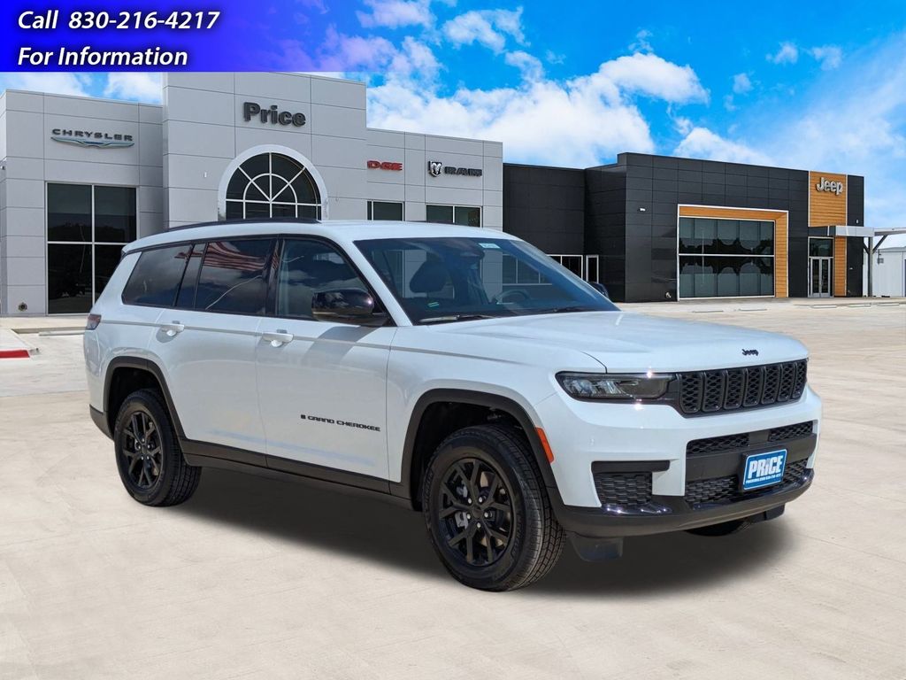2025 Jeep Grand Cherokee L Altitude's photo