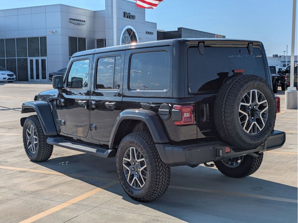 2025 Jeep Wrangler 4-Door Sahara - Photo 4