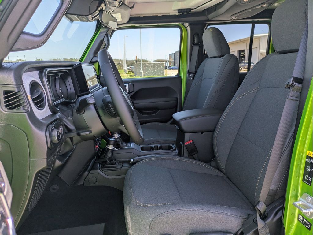 2025 Jeep Gladiator Willys - Photo 9