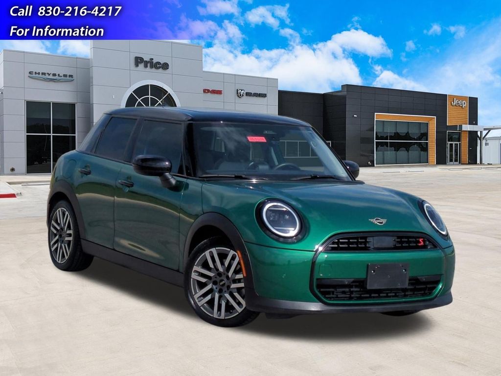 2025 MINI Hardtop Cooper S Signature's photo
