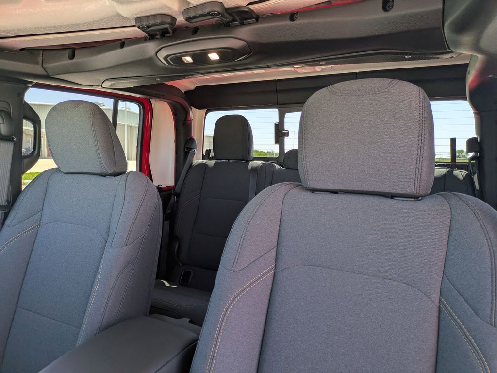 2025 Jeep Gladiator Willys - Photo 12