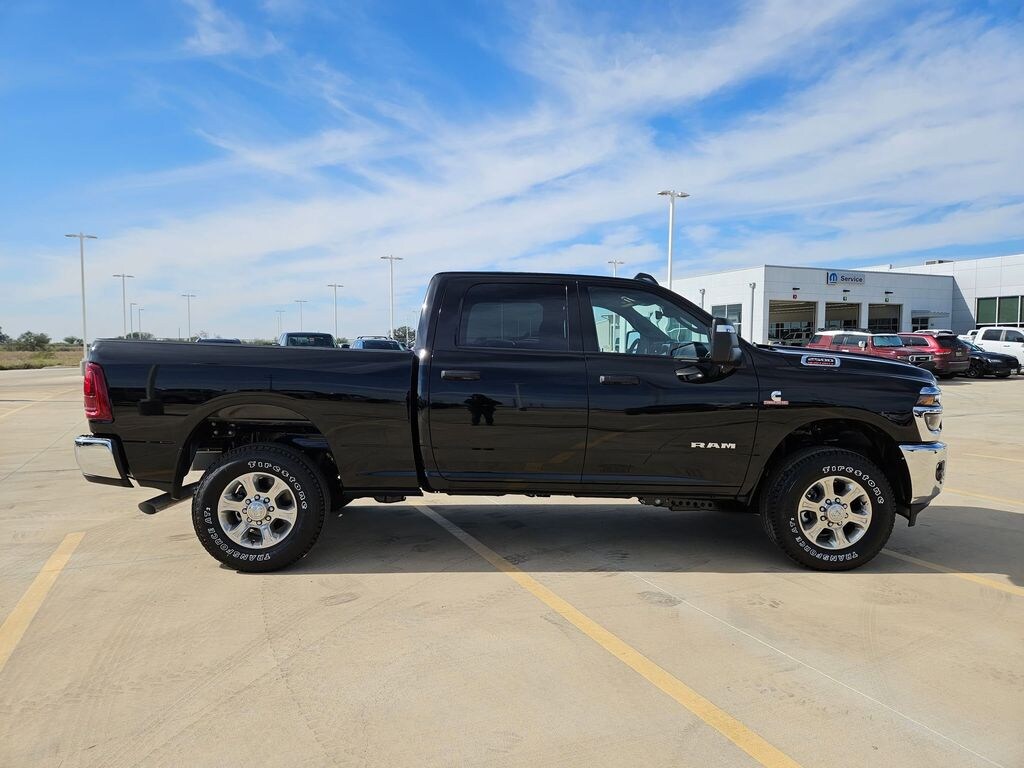 New 2026 Ram 2500 LONE STAR CREW CAB 4X4 6'4 BOX Pickup
