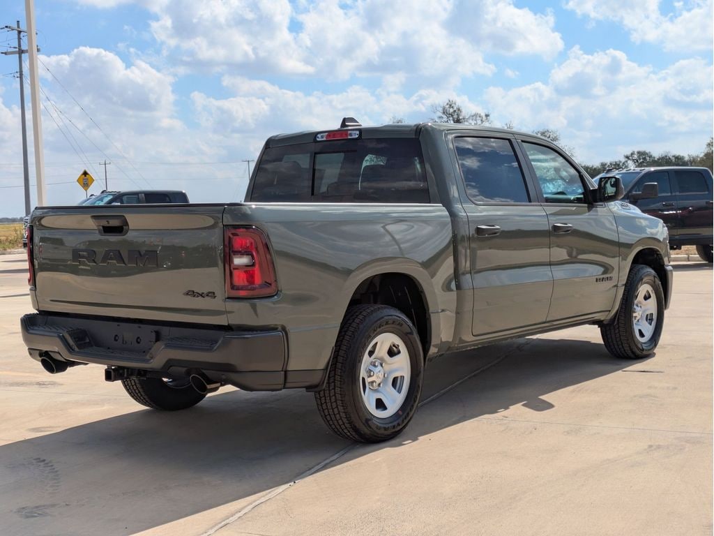 New 2026 Ram 1500 TRADESMAN CREW CAB 4X4 5'7 BOX Pickup