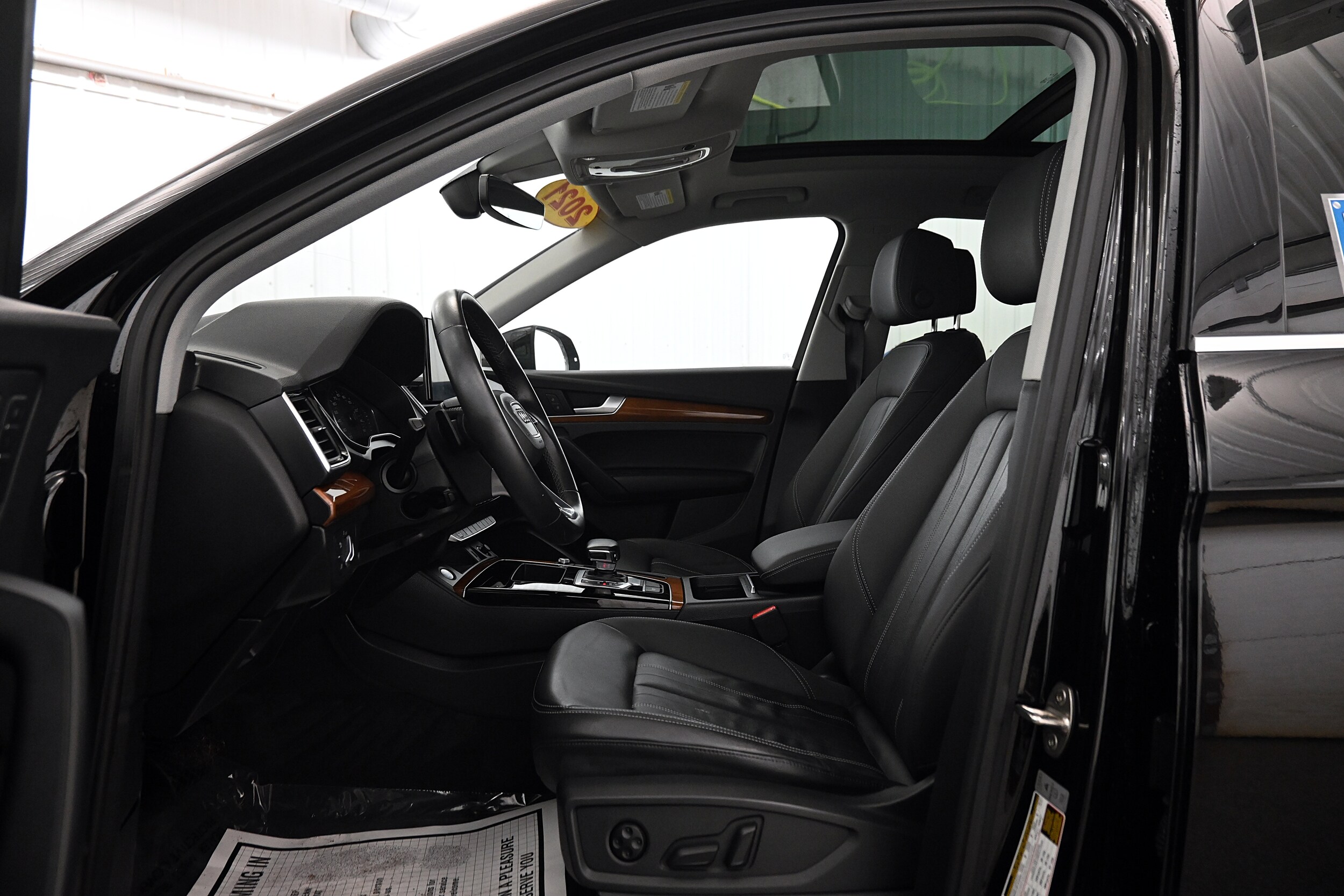 2021 Audi Q5 45 Premium photo 4