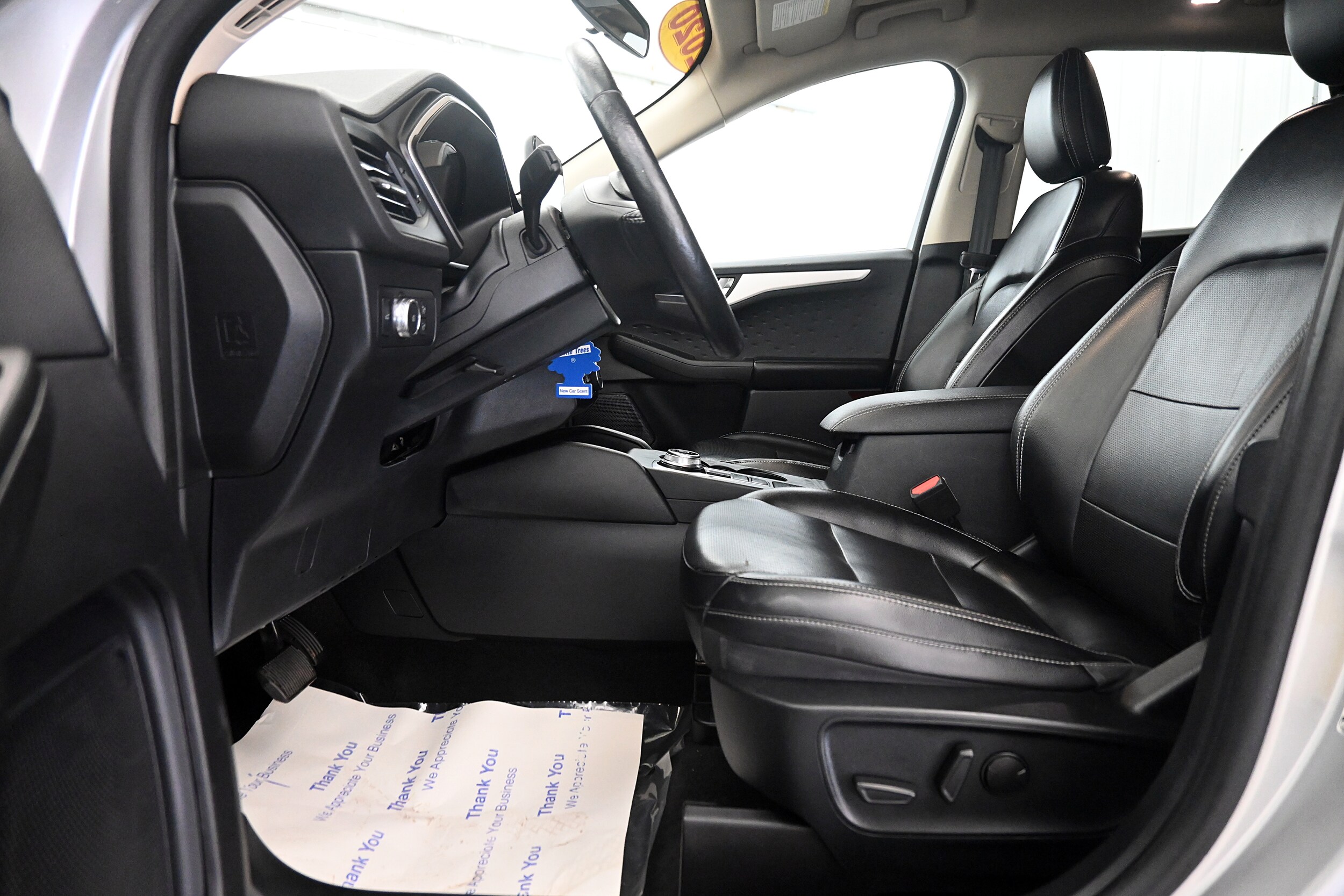 2020 Ford Escape SEL photo 2