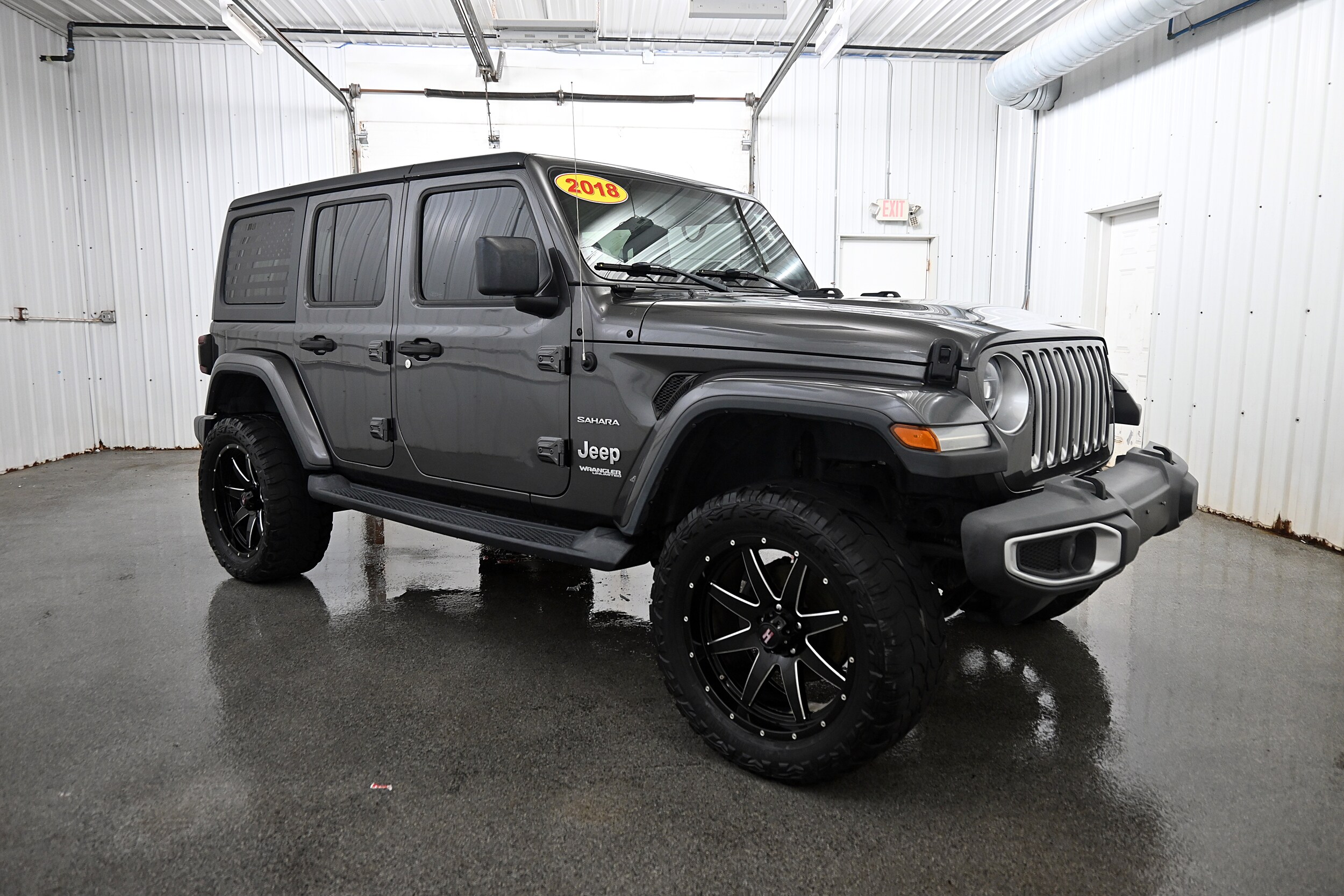 2018 Jeep Wrangler Unlimited Sahara photo 2
