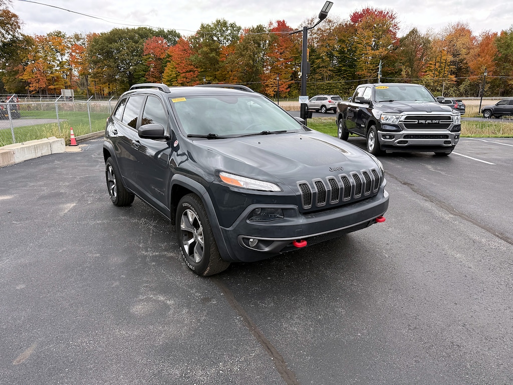 Used 2017 Jeep Cherokee Trailhawk SUV