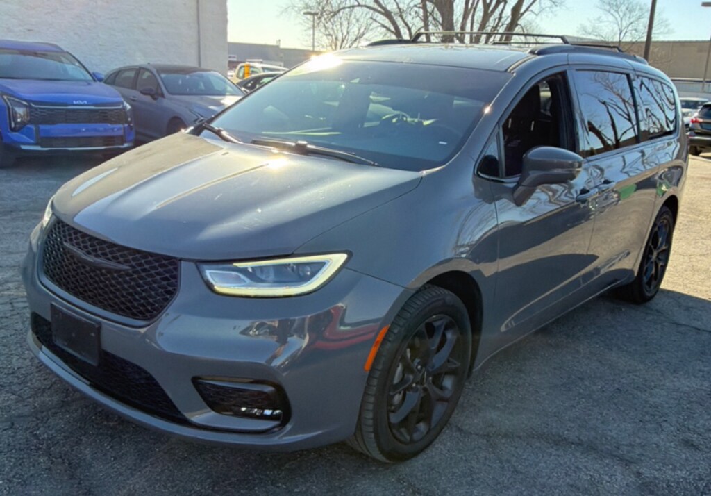 Used 2021 Chrysler Pacifica Touring L Van Passenger Van