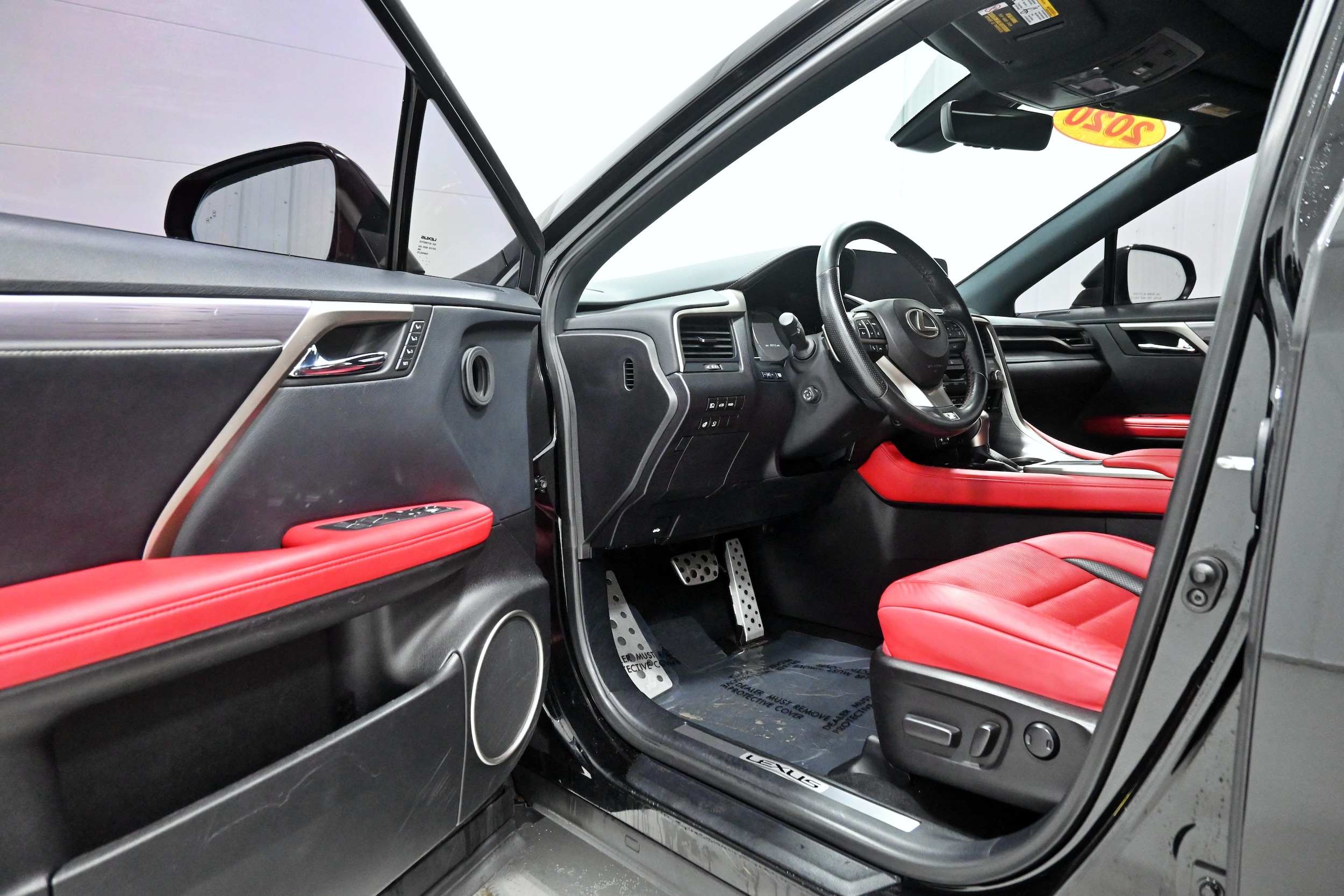 View vehicle photo 4