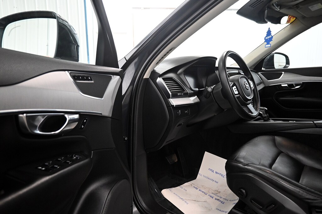 Used 2021 Volvo XC90 T5 Momentum SUV