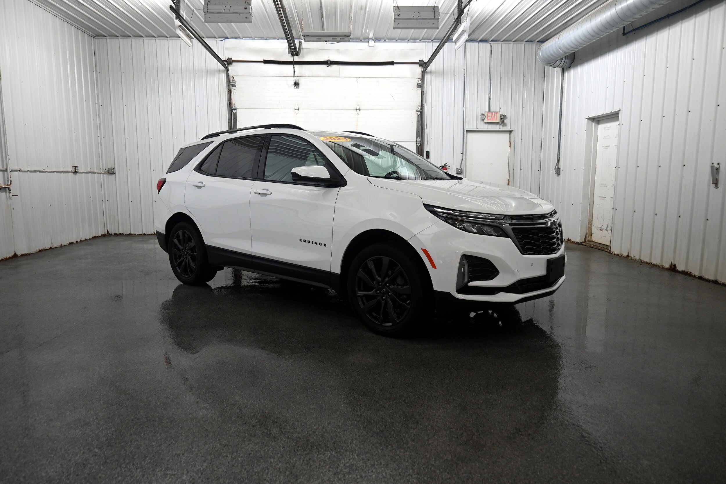 2023 Chevrolet Equinox RS photo 2
