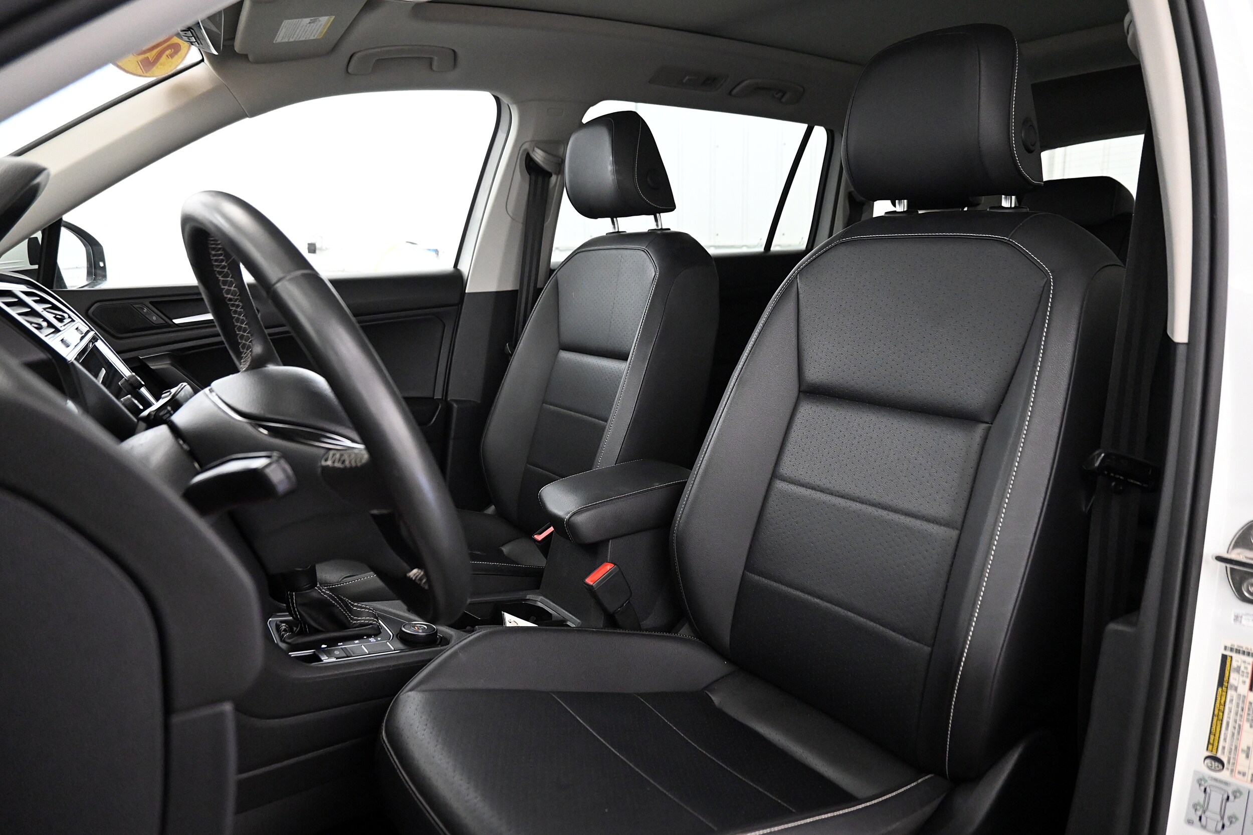 2021 Volkswagen Tiguan SE photo 3